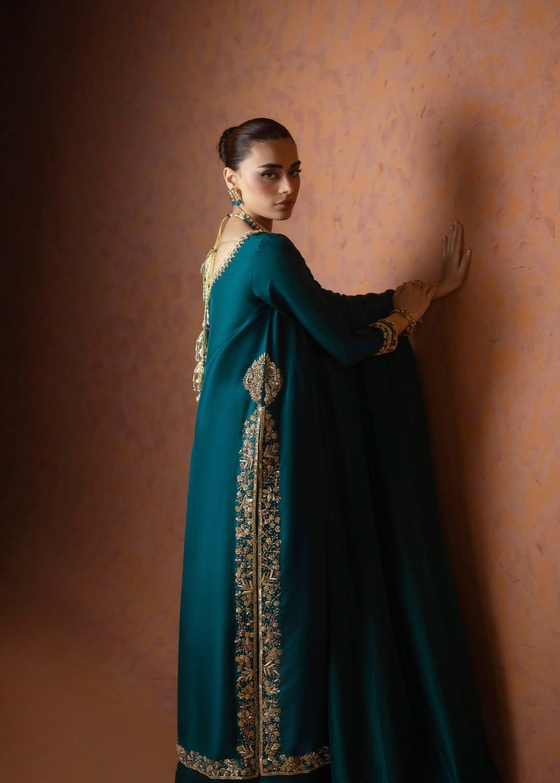 Emerald Aura – Handcrafted Pure Raw Silk Three-Piece Ensemble